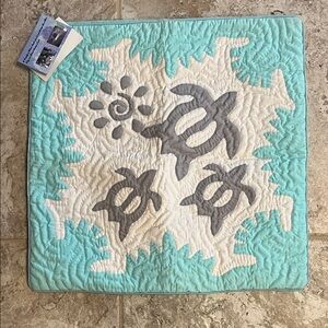 Hawaiian Sea turtle quilted 17x17 pillow Cover NWT
